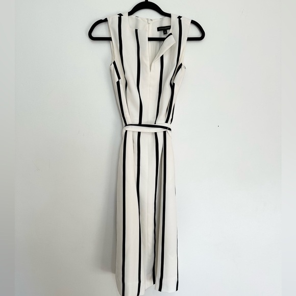 Banana Republic STRIPE SPLIT NECK FIT AND FLARE DRESS size 0 - Picture 1 of 4